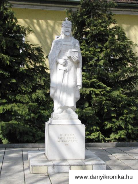 Szent István szobor Kállón